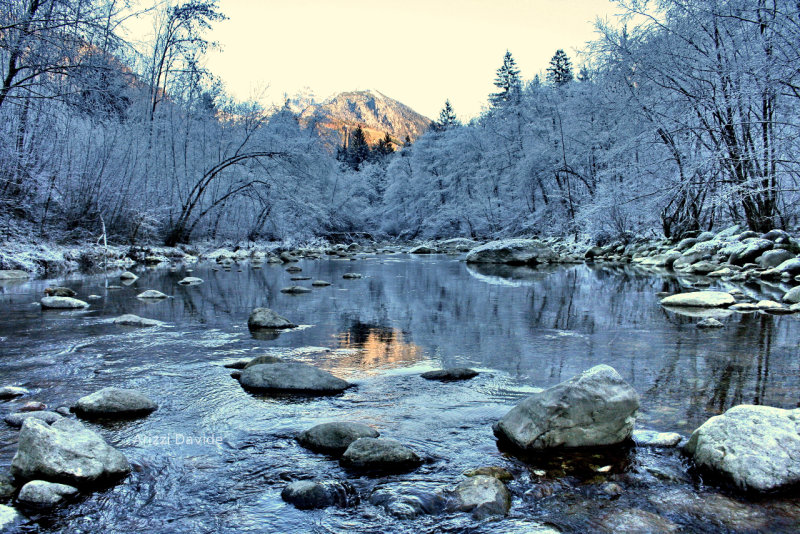 Winter stream photography.