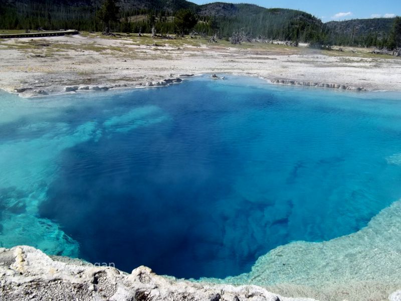 Natural Hot pool in Yellowstone National Park