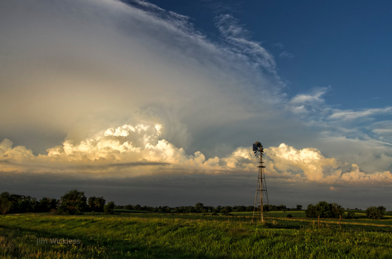 Gorgeous sunlight on thunder clouds in Nebraska