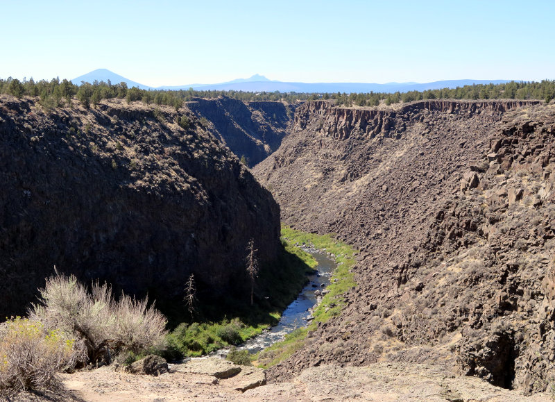 River through old basalt in Oregon