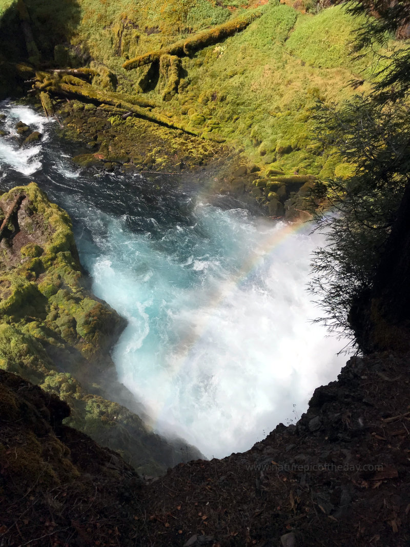 Waterfall spray