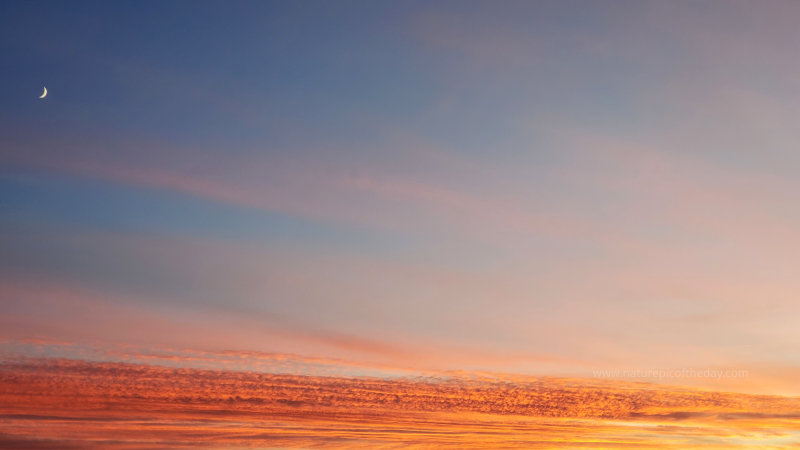 Sunset and moonrise in Washington